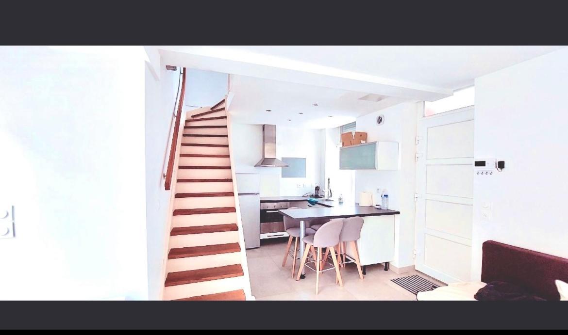 Maison De Charme En Centre Ville Avec Terrasse リール エクステリア 写真